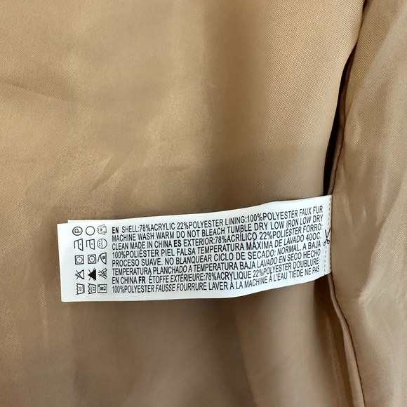 Forever21 Cropped Faux Fur Jacket - US M - Picture 5 of 7